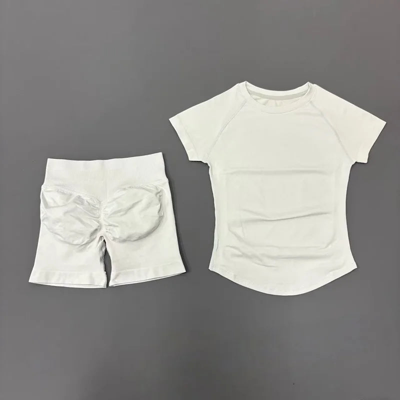 Présentation des coloris de l’ensemble fitness deux pièces L’Élan Souple