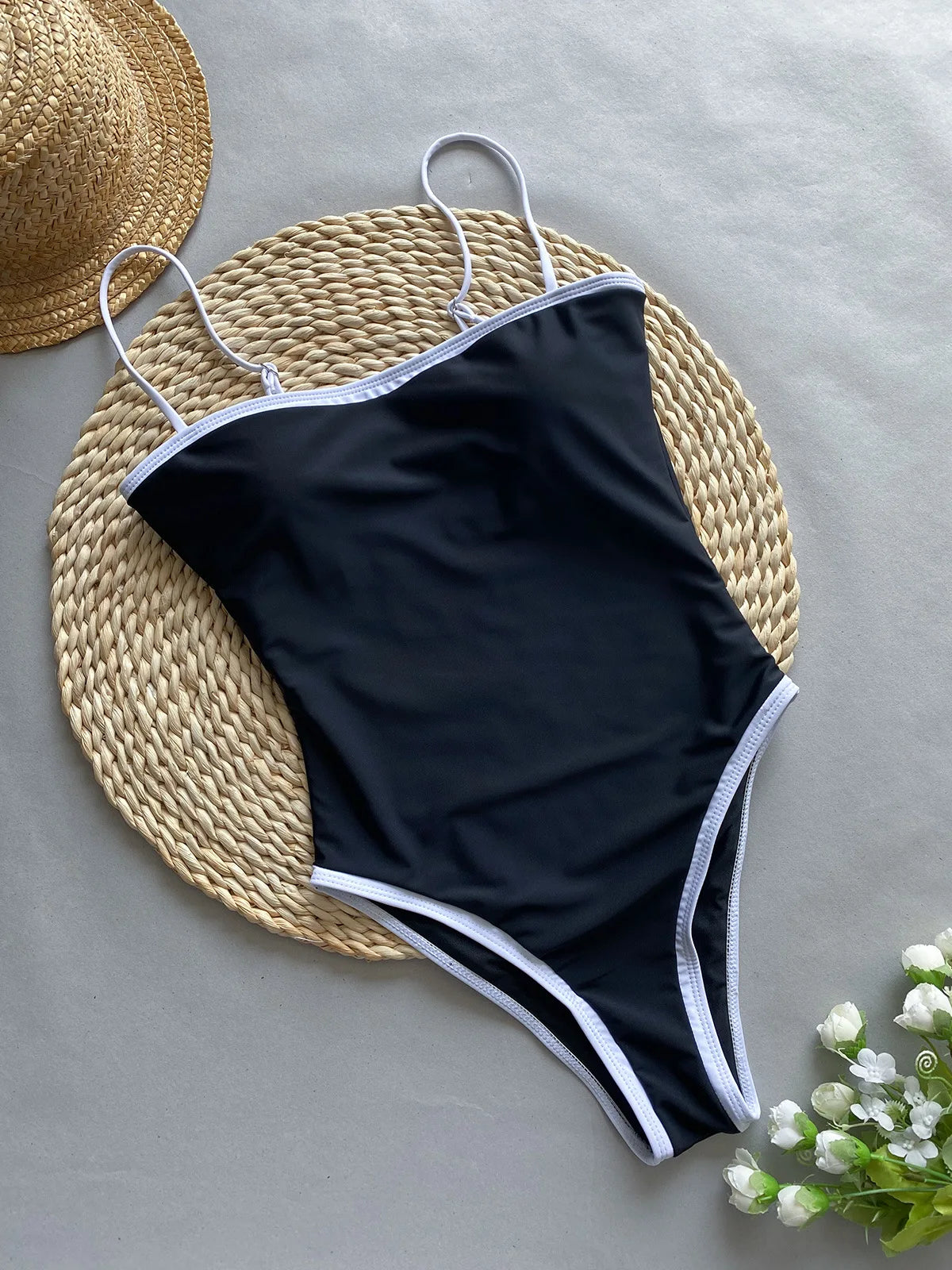 Maillot de bain une pièce échancré rétro femme blanc noir Bristol - GUAPPAA