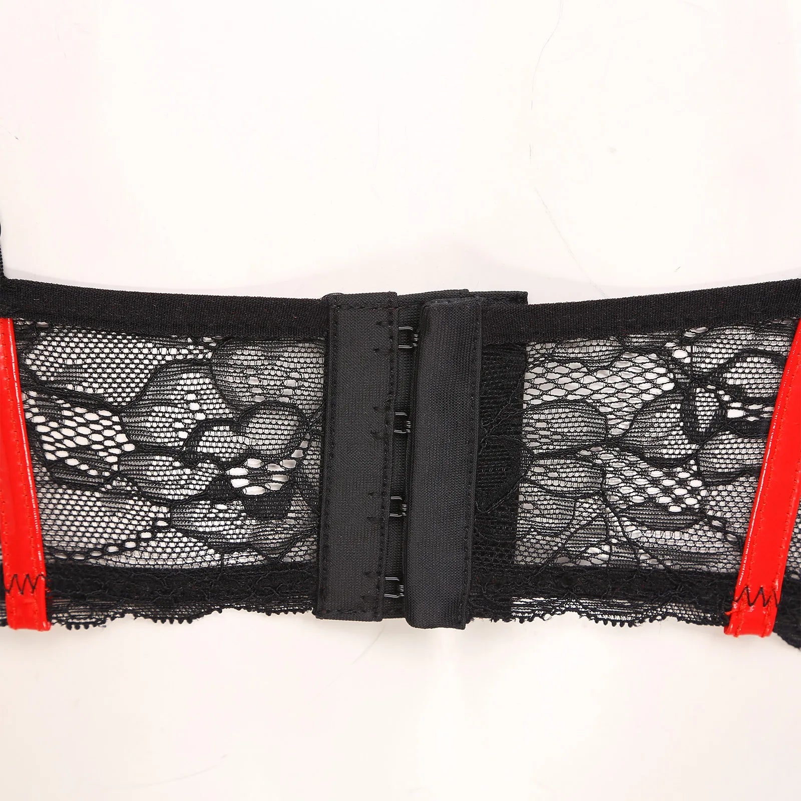 Soutien-gorge balconnet en cuir simili et dentelle Exécution - GUAPPAA