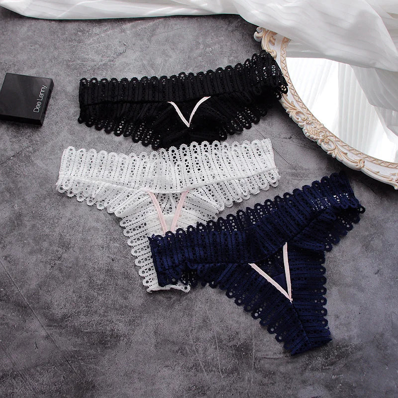 String sans couture Le Secret Fin, détail de la maille en polyester et élasthanne