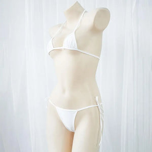 Vue de face du micro bikini L’Épure Contraste sans rembourrage ni armatures
