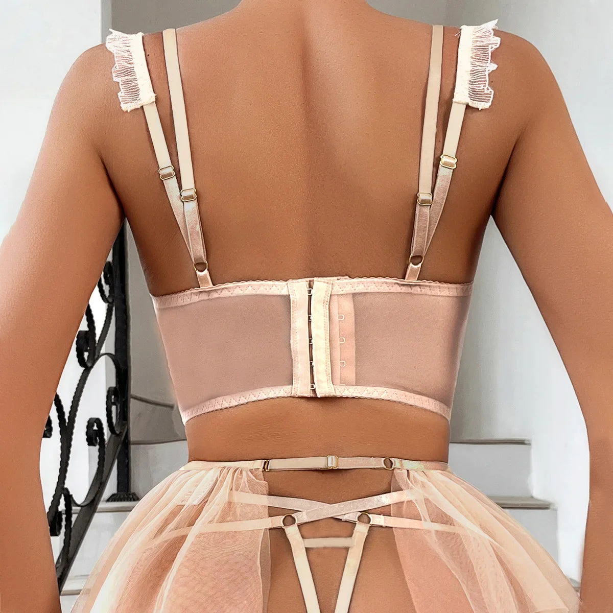 Ensemble sexy bustier lacé string porte-jarretelles frou-frou et jarretières Impérial - GUAPPAA