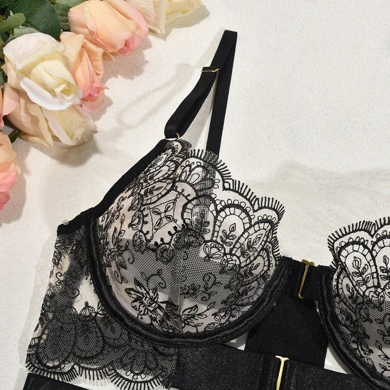 Ensemble de lingerie dentelle cinq pièces sexy Un Regard - GUAPPAA