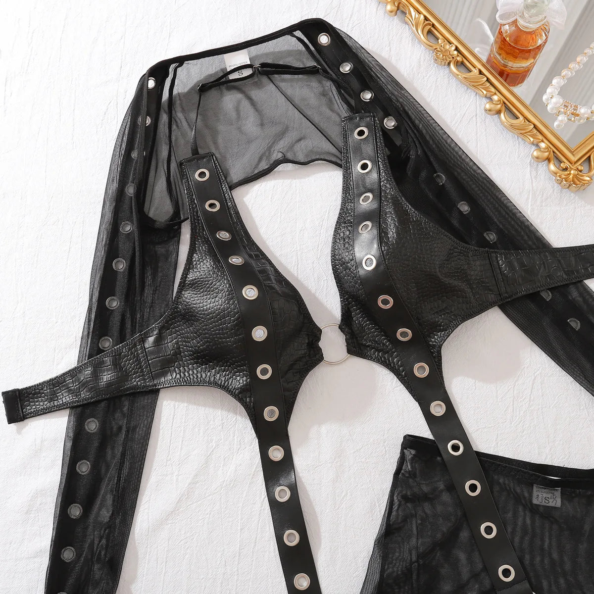 Lingerie punk goth simili cuir noir string jupe soutien-gorge bolero La Cave - GUAPPAA