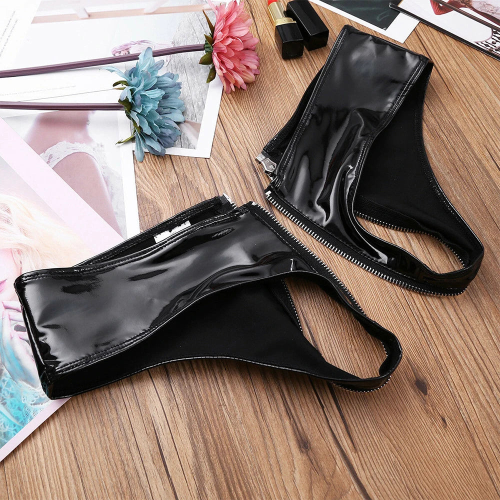 Silhouette complète avec mini short noir La Nuit Zippée