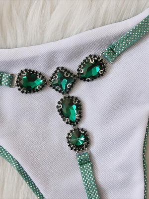 Bikini bleu Cala Diamante porté avec strass et silhouette deux pièces Guappaa