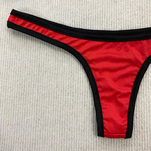 Bikini Alicante rouge taille moyenne avec lacets visibles, allure estivale pour la plage, Guappaa