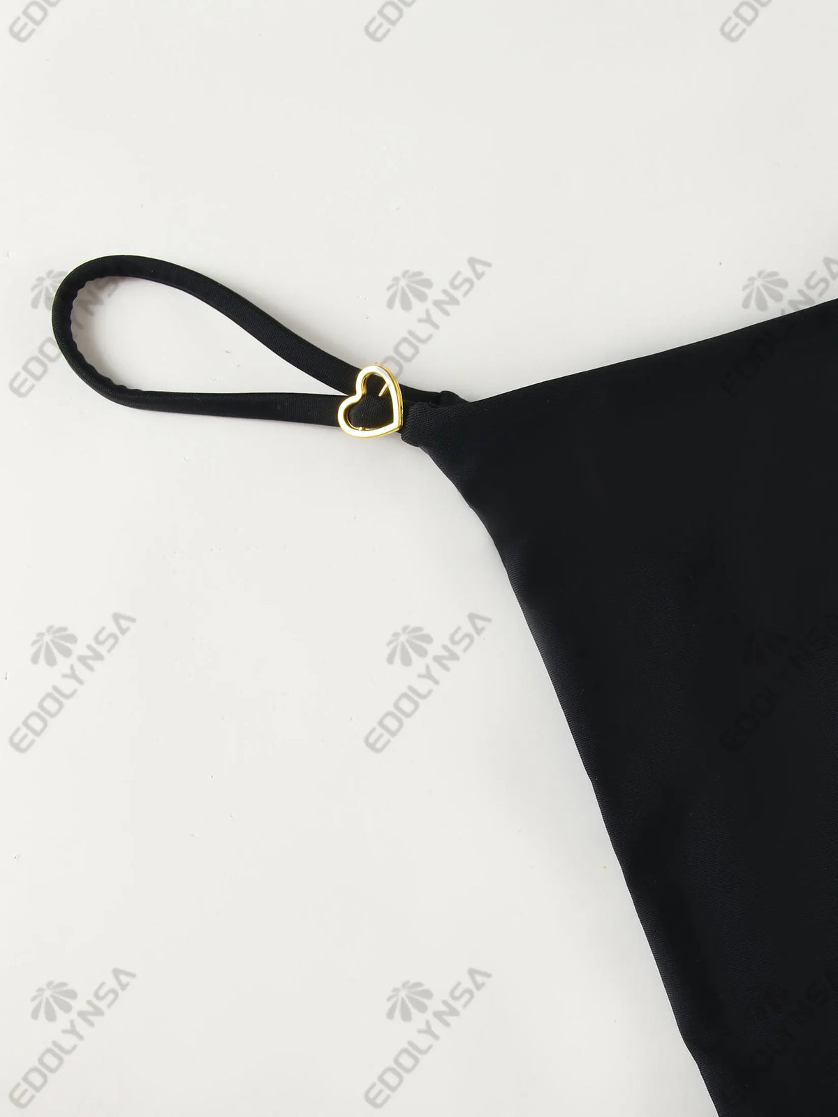 Vue portée du bikini Cala Sombra avec motif léopard et ligne noire Guappaa