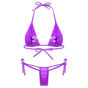 Bikini Altea taille basse avec finition métallisée, vue portée dans une ambiance bord de mer, Guappaa