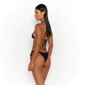 Bikini Marbella avec haut à nouer et découpes latérales, silhouette de vacances au soleil, Guappaa