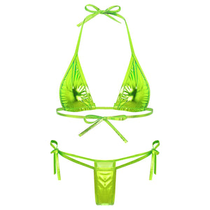 Bikini métallisé Altea deux pièces, vue portée lumineuse dans un esprit resort et vacances, Guappaa