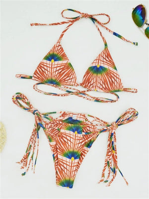 Bikini floral taille basse Formentera, vue du bas style tanga et de l’imprimé estival
