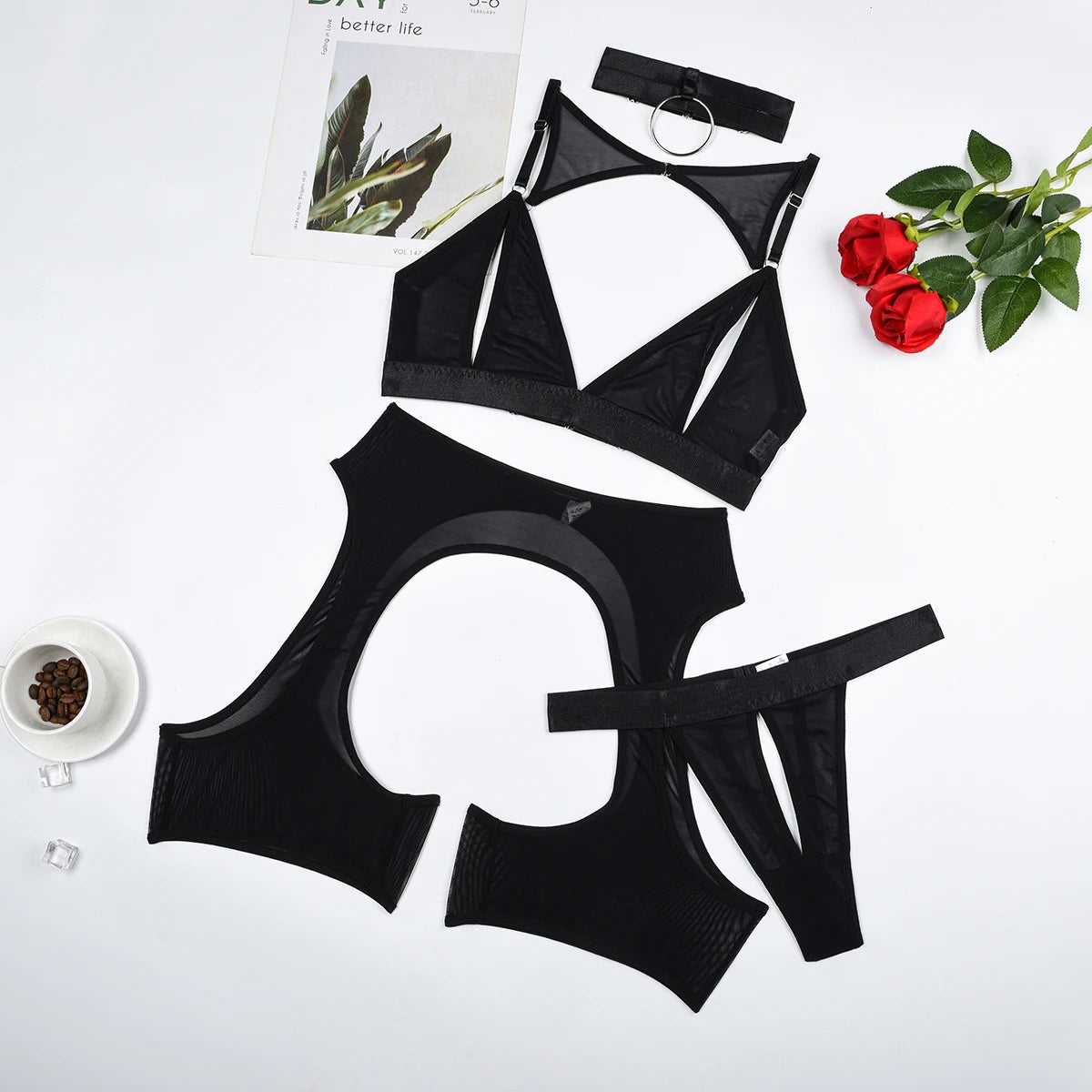 Ensemble lingerie 4 pièces noir string soutien-gorge à fentes porte-jarretelles et collier Matador – 47770649067863|47770649100631|47770649133399