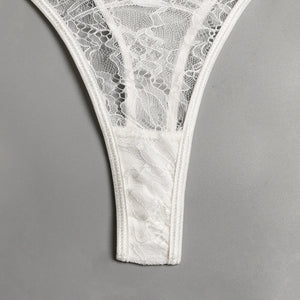 Ensemble lingerie Éclat de Minuit GUAPPAA en dentelle avec harnais, trois pièces.