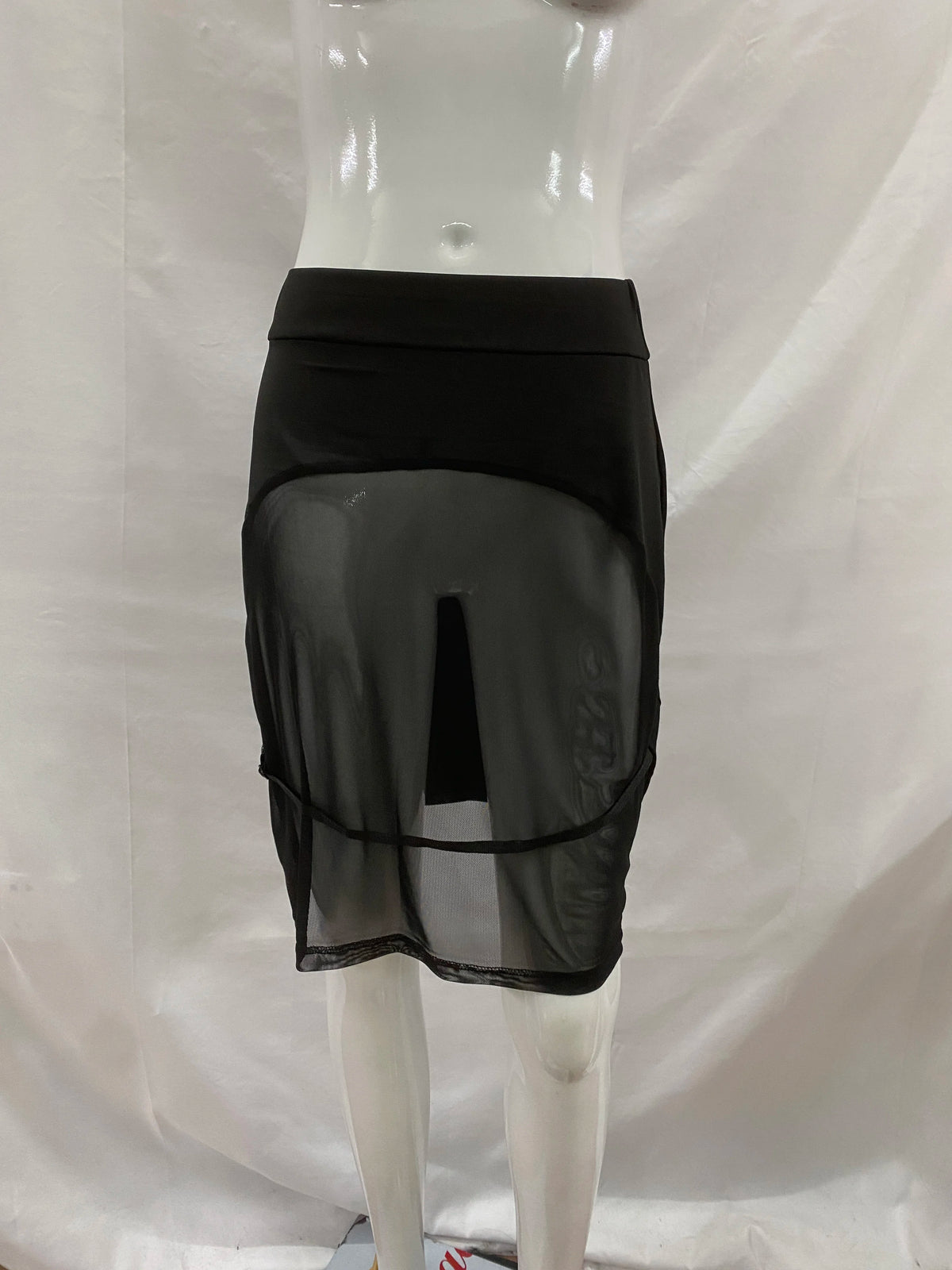 Silhouette complète avec jupe ajustée La Ligne d’Été dans un style vacances Guappaa