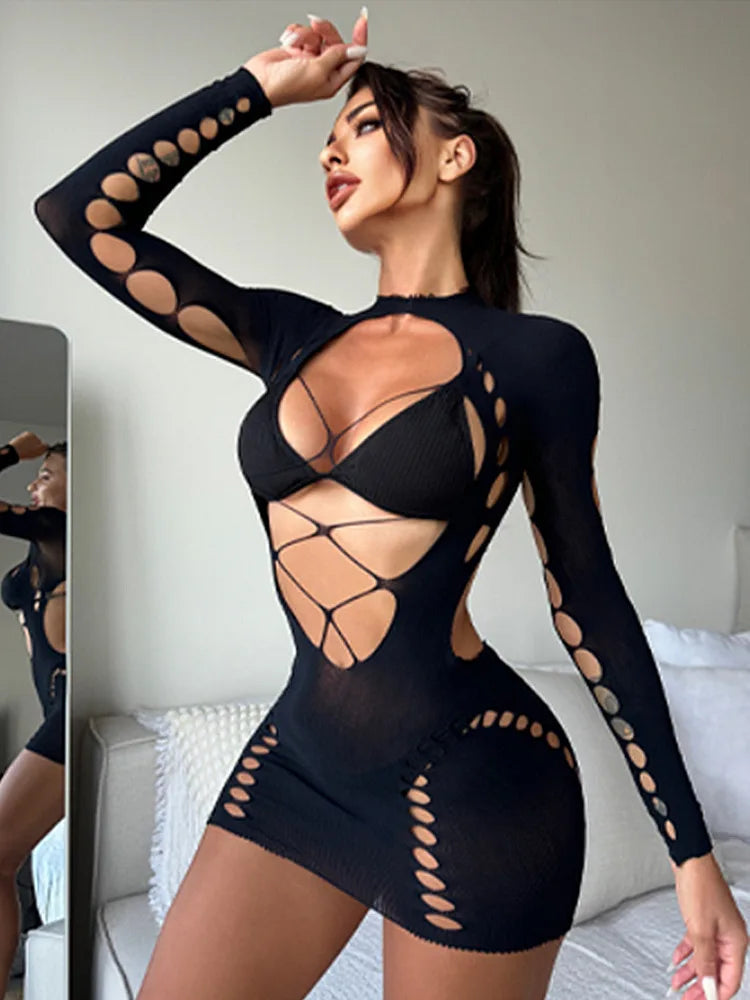 La Trame Obscure, mini-robe résille à découpes Nuit Rouge – visuel 13