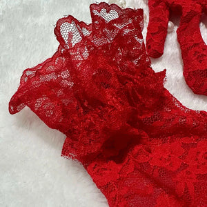 Photo 11 de l’ensemble lingerie brodé cinq pièces Saint-Paul, détails visibles du modèle
