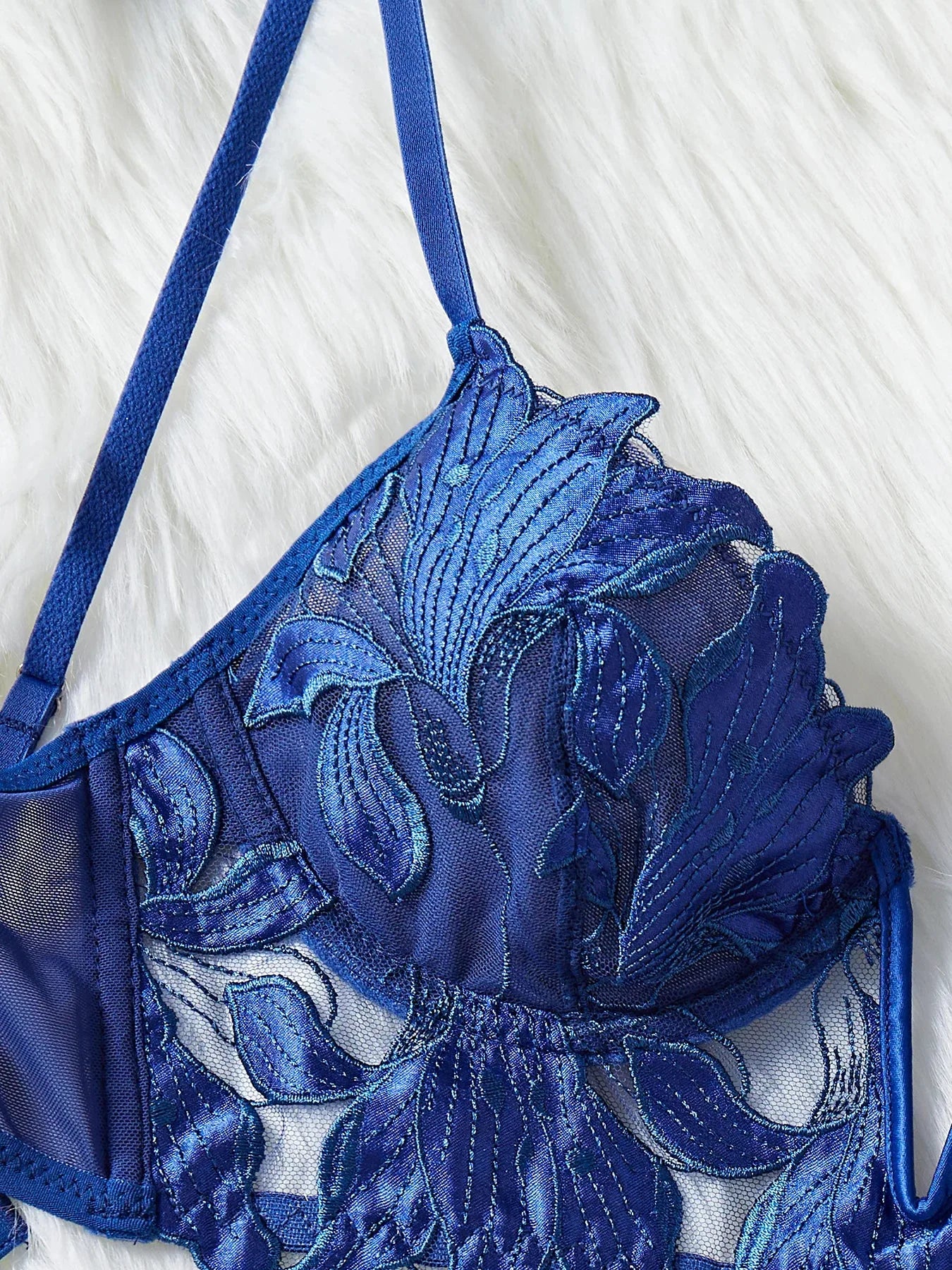 Ensemble lingerie floral brodé Le Marais — vue 10