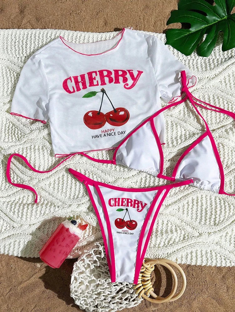 Maillot trois pièces Cala imprimé cerises, coupe taille basse et allure colorée de plage, Guappaa