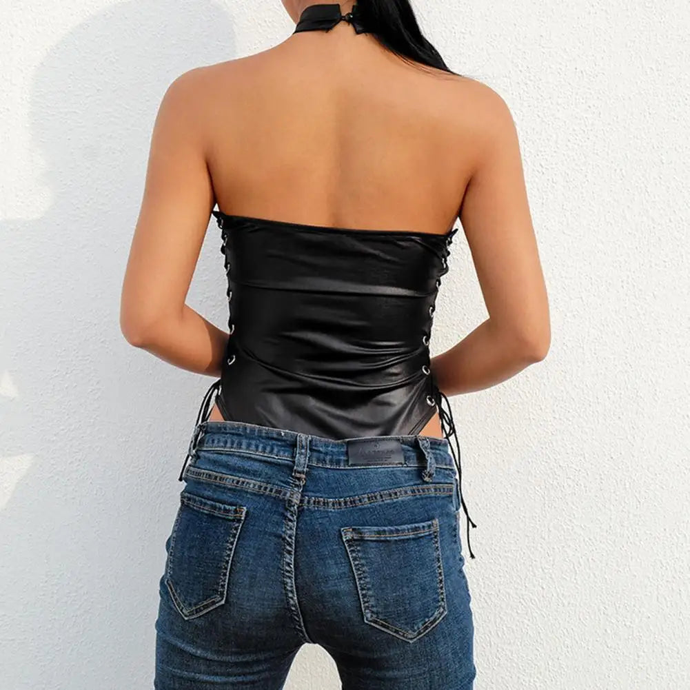Vue de profil du maillot noir Cala Nocturna avec zones ajourées pour femme Guappaa