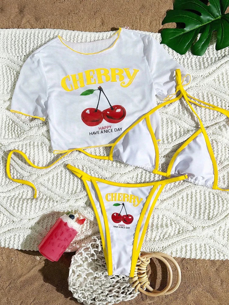 Maillot Cala à imprimé cerises avec haut triangle, vue portée lumineuse pour plage et piscine, Guappaa