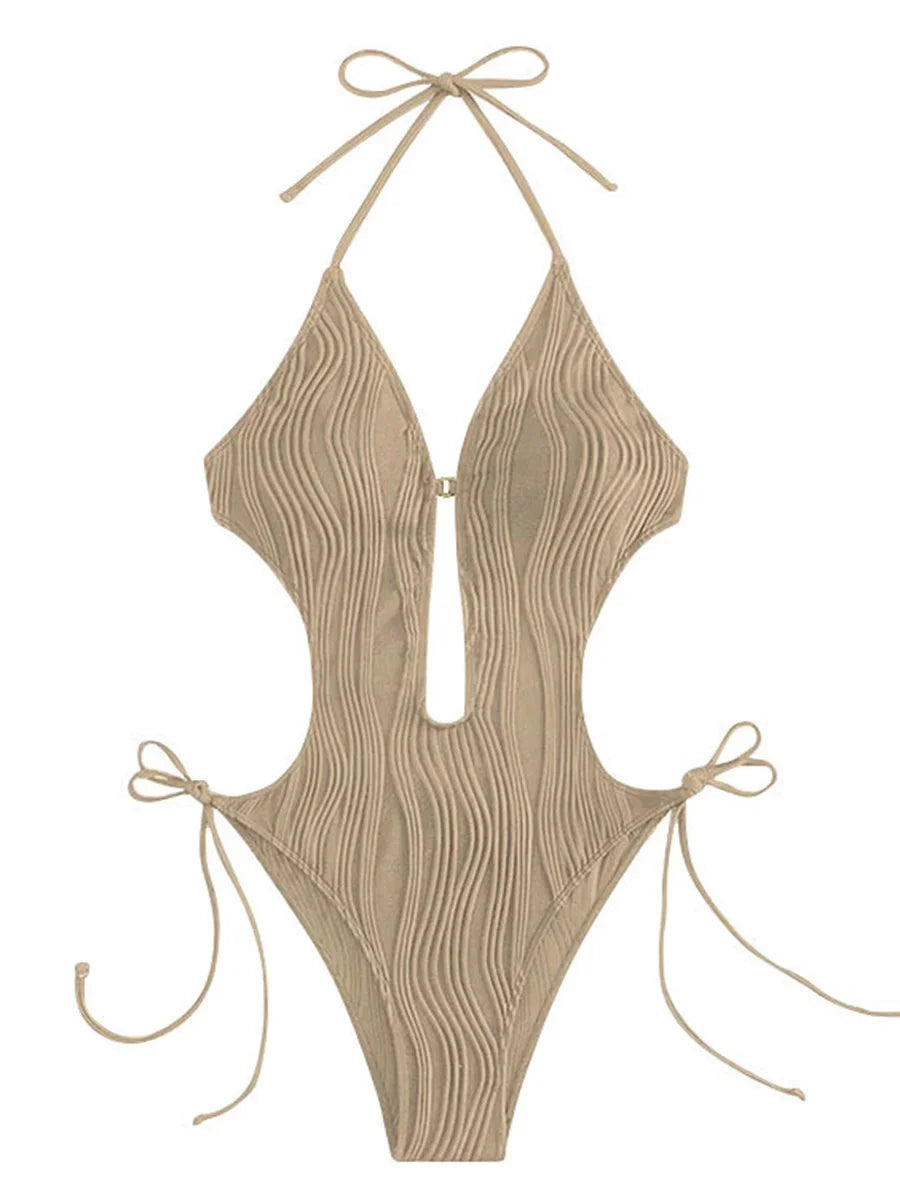 Maillot de bain une pièce découpé La Ligne Solaire beige à plat