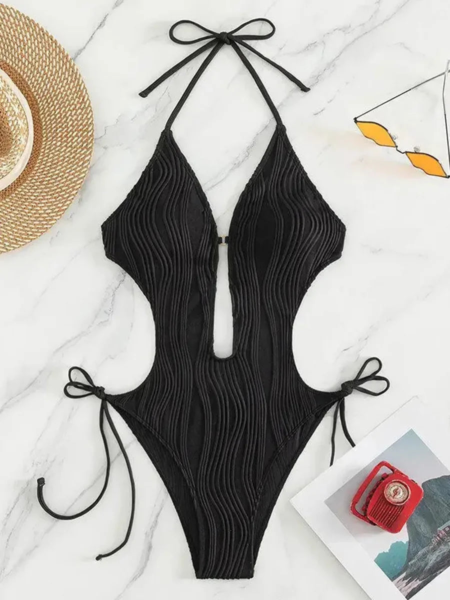 Maillot de bain une pièce découpé La Ligne Solaire noir face