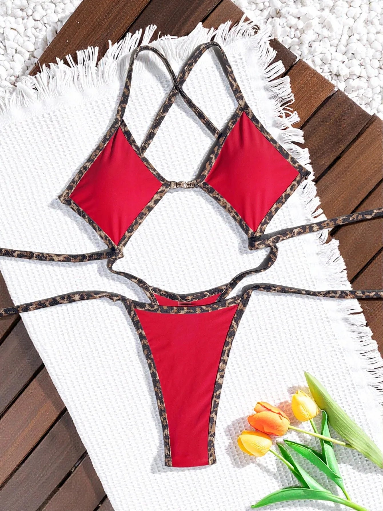 Maillot de bain une pièce tanga La Fauve rouge intense, vue produit