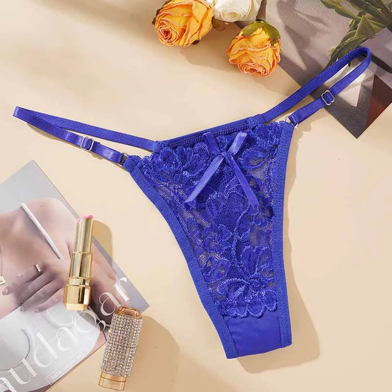 Présentation d’une variante colorée du string La Dentelle disponible chez Guappaa