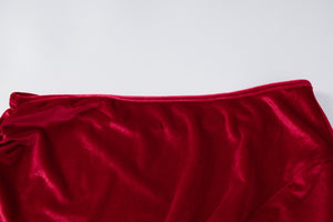 Robe longue fendue spaghetti velours à manche longue asymétrique une épaule dénudée Marbella - GUAPPAA