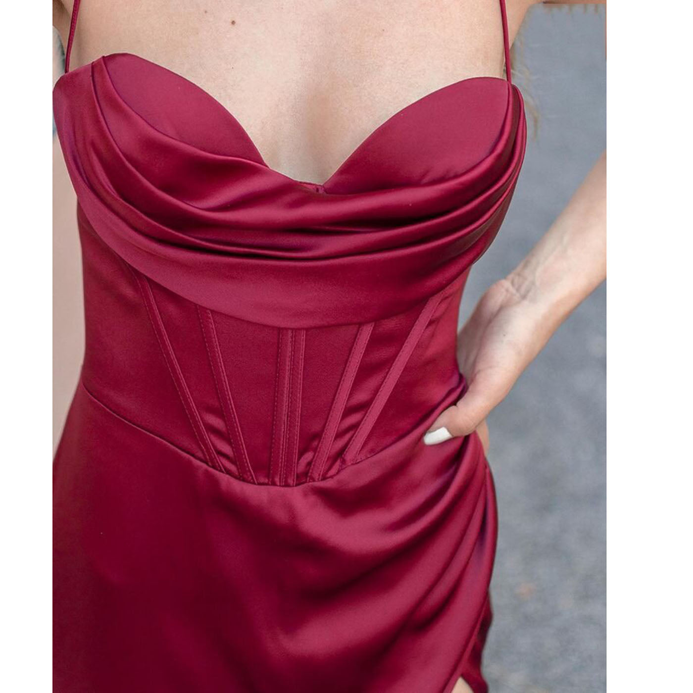 Robe corset plissée longue fendue satinée bretelles spaghetti élégante Elite - GUAPPAA