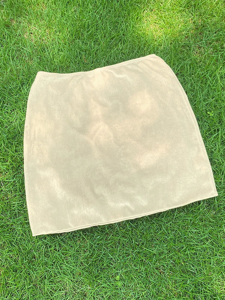Micro bikini string trois pièces avec mini-jupe à anneaux Solia - GUAPPAA