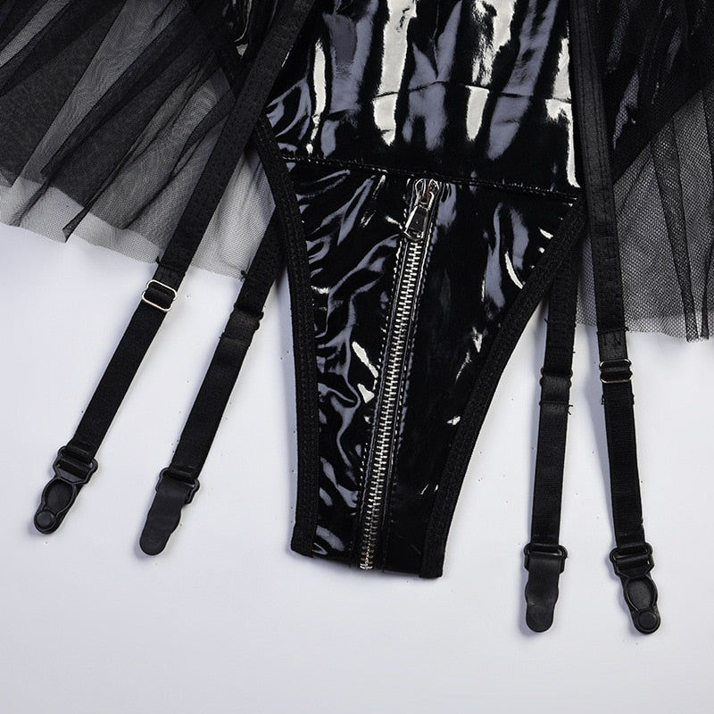 Body string latex seins nus résille à tirette et anneaux jupette frou-frou Hello Paris - GUAPPAA