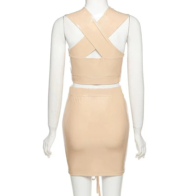 Ensemble clubwear vinyle mini jupe et crop top croisé ouvert sexy Réserve - GUAPPAA