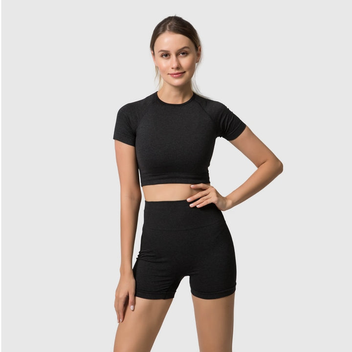 Ensemble deux pièces fitness femme sport crossfit short et t-shirt